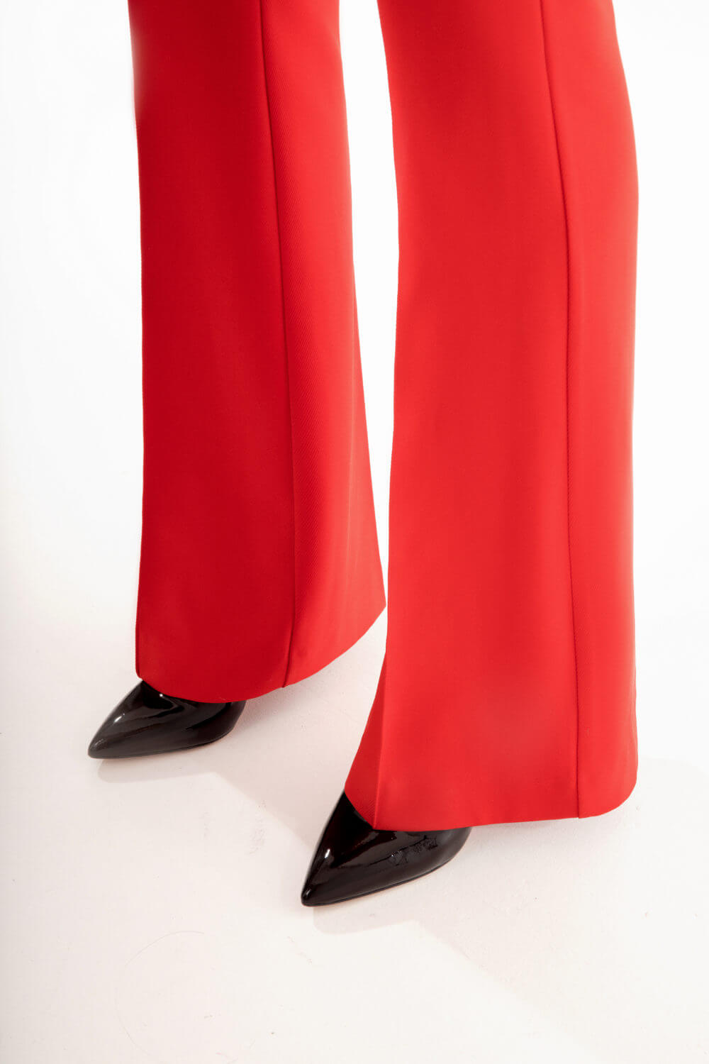 High-Waisted flare pants in red